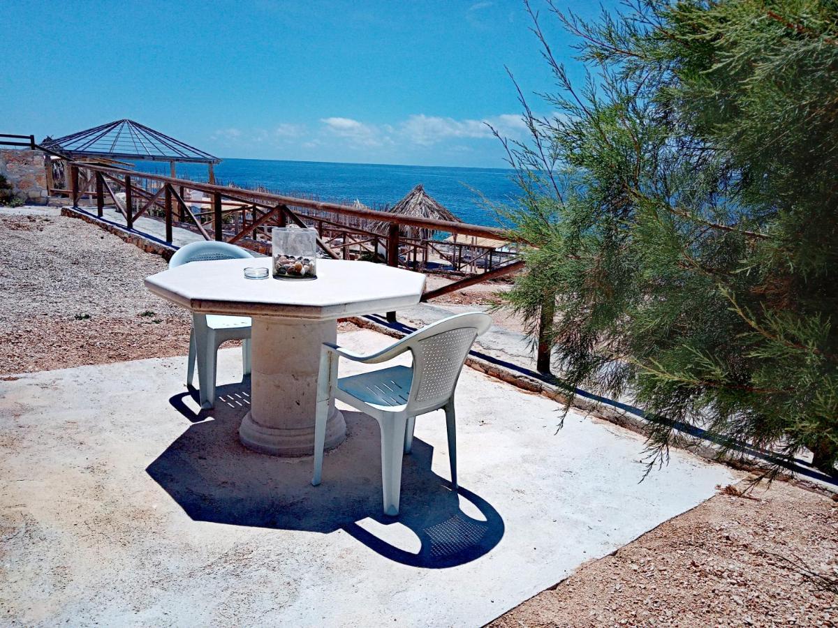Caravan Fishing Spot Porto Roxa Agios Leon Exterior photo